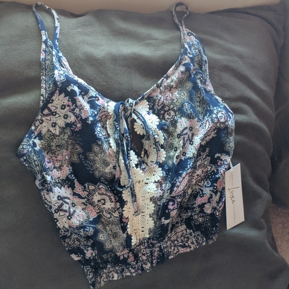 NWT Floral Cropped Tank - Picture 4 of 8